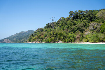Naklejka premium sea water during summer day near Koh Lipe island in Thailand. Travel tropical island holiday concept 2021