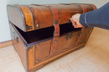open an vintage wooden chest