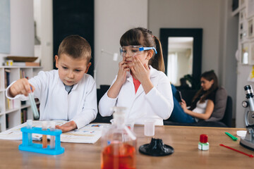 children do chemical experiments at home