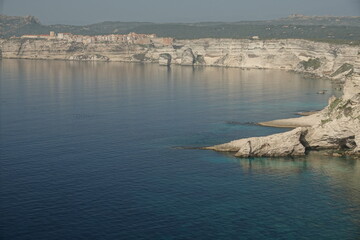 Bonifacio depuis les falaises, en Corse du sud