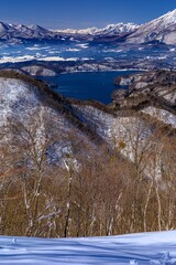 長野県・冬の野尻湖と戸隠連山・鹿島槍ヶ岳・爺ヶ岳