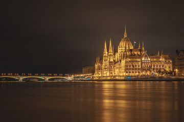 Fototapeta na wymiar Parliament building Budapest