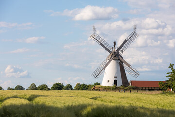 Historische Windm&uuml;hle in S&uuml;dhemmern, Hille, Deutschland