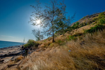 Wide-angle nature background, clear air, beautiful blue sea, and the blur of the sun and the passing wind, spontaneous beauty in the scenic spots.