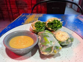 vegan spring rolls with sauce