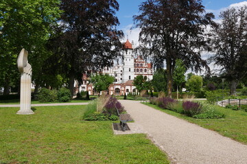 Schloss und Schlosspark Basedow