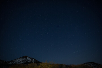 冬の八甲田山と流星