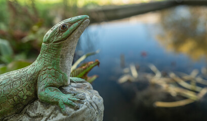 Dekoration im Garten am Wasser