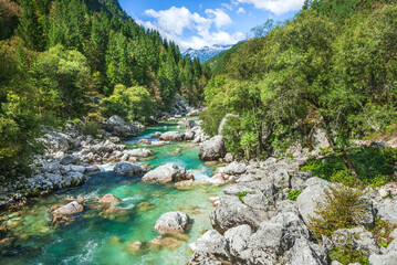 wildromantischer Flusslauf der Soca in den julischen Alpen