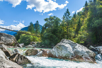 Typische Naturlandschaft an der Soca in den Julischen Alpen in Slowenien