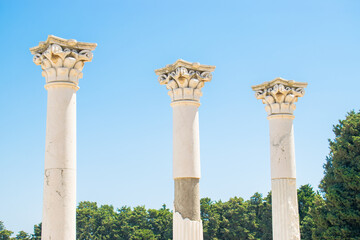 greek columns