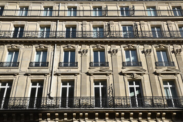 Façade haussmannienne à Paris, France