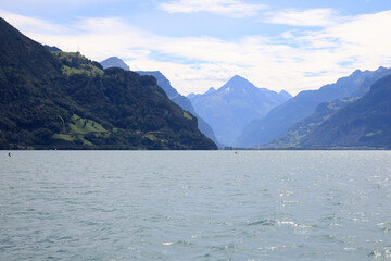 Obraz premium Extensive mountain range seen from Brunnen