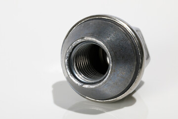 Wheel nut designed for alloy rims
