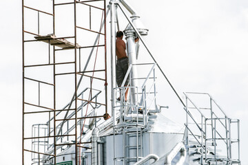 Prace na wysokościach © Micha