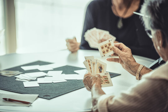 Juego de cartas, naipes