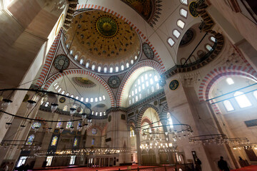 Fototapeta na wymiar Interior of the Suleymaniye Mosque in Istanbul. Turkey
