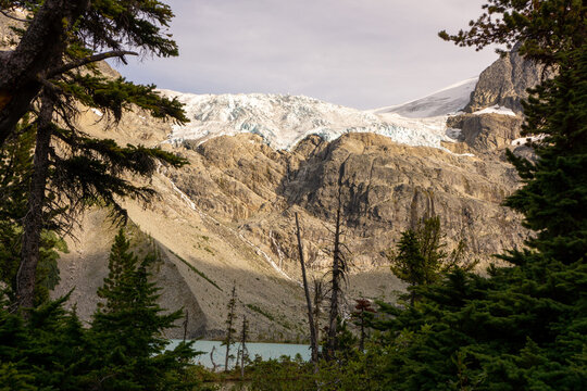 Mesmerizing Scenery of Joffre Lake