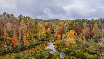 Fototapeta premium Autumn view of Lake Powhatan recreation area near Asheville North Carolina in the Blue Ridge Mountains