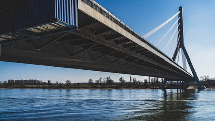 Fleher Brücke Düsseldorf Untersicht Rhein