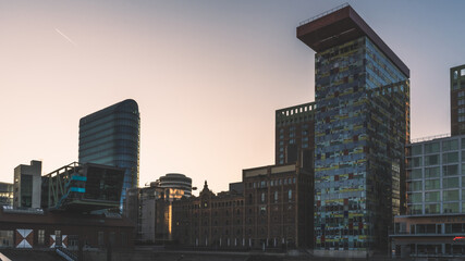 Fototapeta premium Media Harbour nightlife sunset architecture düsseldorf