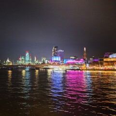 Fototapeta na wymiar London Thames river at night
