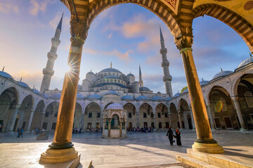 Fototapeta premium The Sultanahmet Mosque (Blue Mosque) in Istanbul