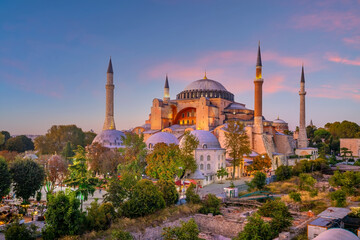 Fototapeta na wymiar Beautiful view on Hagia Sophia in Istanbul, Turkey from top view