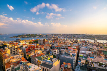 Fototapeta premium Downtown Istanbul cityscape in Turkey