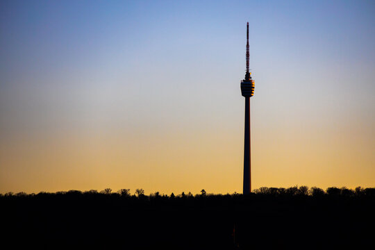 Stuttgarter Fernsehturm bei Sonnenuntergang
