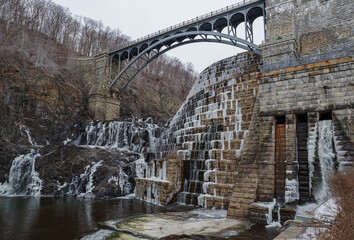 New Croton Dam during winter, Croton-On-Hudson, Croton Gorge Park, NY, USA © Belikova Oksana