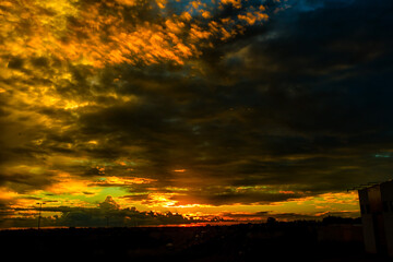 Uma estrada e um fim de tarde incr&iacute;vel! Um role em  busca da foto perfeita de um fim de tarde!