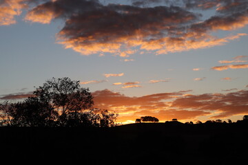 Pôr do sol na serra em Tapira, Minas Gerais | Sunset at the mountain range in Tapira city, Minas Gerais state, Brazil.