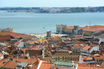 Naklejka premium Praca do Comercio (Commerce Square) and Tagus River from Castle of Sao Jorge (Castelo de Sao Jorge) in city of Lisbon, Portugal. 