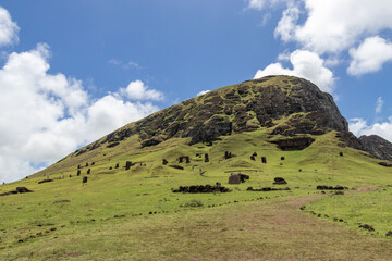 Volcan Rano Raraku, île de Pâques © Atlantis