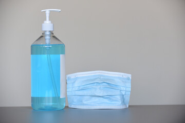 Covid 19 mascherina ffp2 guanti monouso gel 