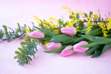 チューリップ、ミモザの春の花束