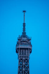 eiffel tower evening, approximate