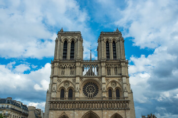 Fototapeta na wymiar Notre-Dame de Paris cathedral