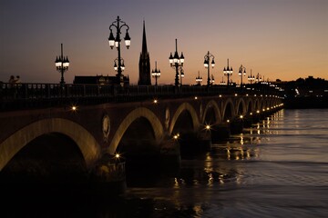 Fototapeta na wymiar pont nuit ville de bordeaux