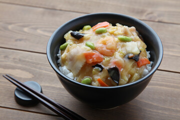 中華丼 どんぶり テーブル