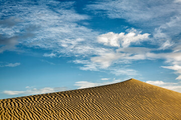 USA, California, Death Valley National Park, Early morning on the Mesquite Flat Dunes