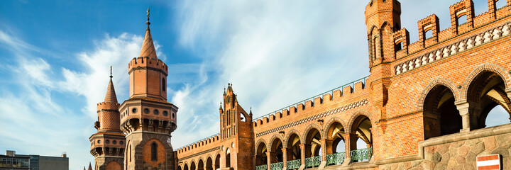 Fototapeta premium Oberbaumbridge in Berlin