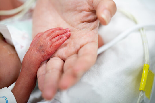 Newborn neonatal infant pulse oximeter premature baby.