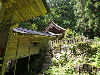 Obraz premium 広島県民の森熊野神社、熊野神社の心臓部。