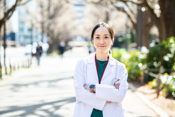 女性医師のポートレート