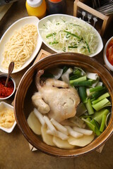 한국식 동대문 닭한마리 A Korean-style Dongdaemun chicken