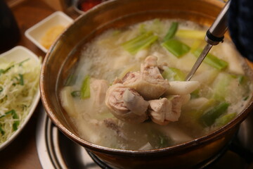 한국식 동대문 닭한마리 A Korean-style Dongdaemun chicken