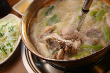한국식 동대문 닭한마리 A Korean-style Dongdaemun chicken