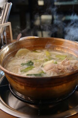 한국식 동대문 닭한마리 A Korean-style Dongdaemun chicken